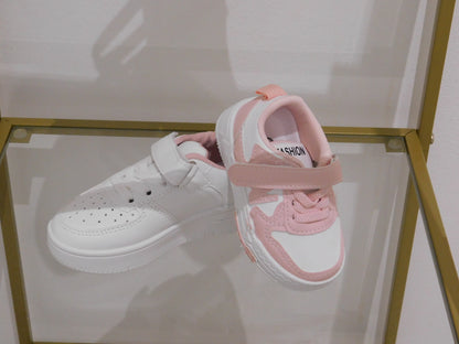 Scarpe da ginnastica bianche e rosa